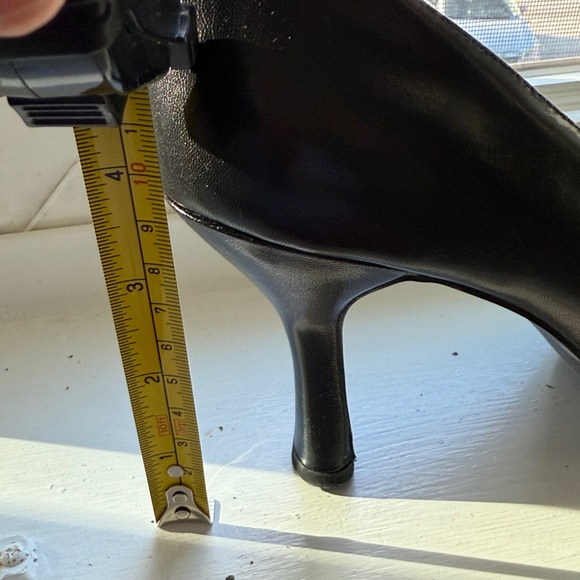 Naturalizer Classic Black Heels - Picture 5 of 5